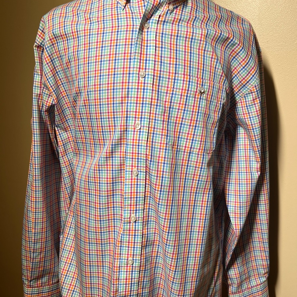 Cotton Brothers Long Sleeves shows no wear. Fits more like an XL